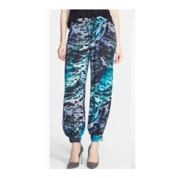 𝅺june & hudson Lightweight Sheer Joggers - Picture 1 of 15